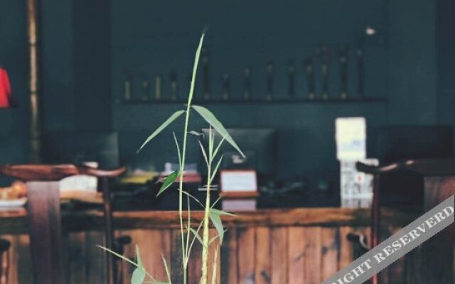 Scholar Tree And Riverside Boutique Hotel