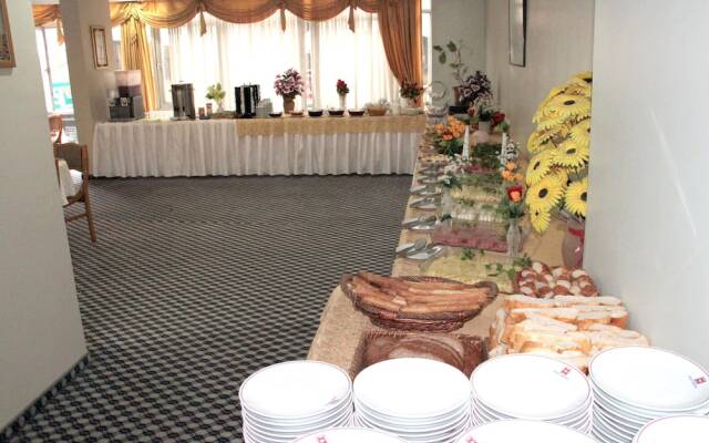Orontes Hotel