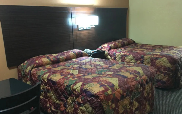 Redwood Inn and Suites