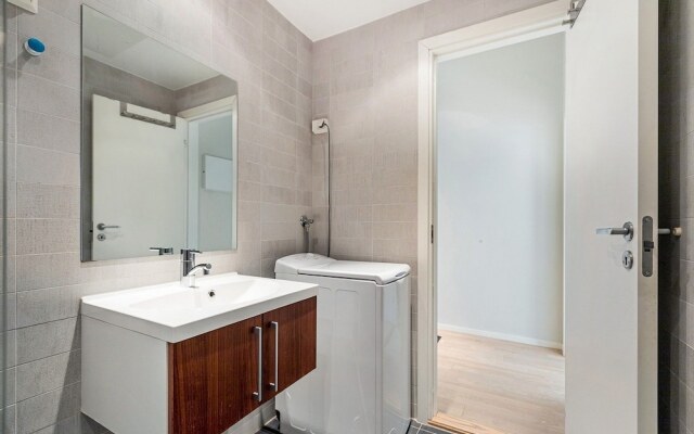 Central 1 Bedroom Apartment