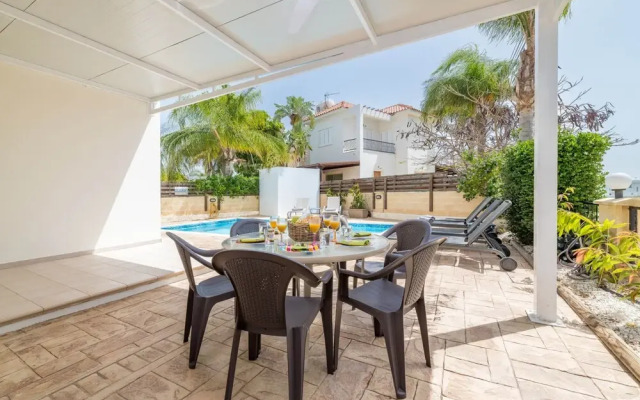 Pernera Blue Villa in Protaras