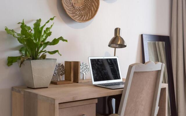 Tranquil, Spacious, Quiet Trendy with a View