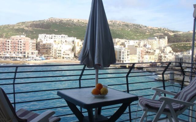 Marsalforn Seafront Apartment- 5 Star Holiday House