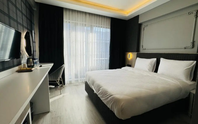 El Baboos Hotel