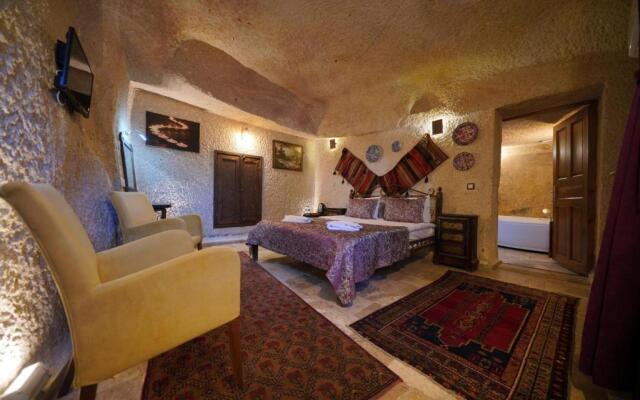 Emit Cave Hotel