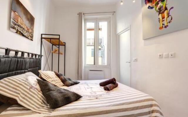 Great Flat in the Old Town Up To 4