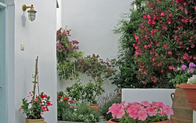 Spiros & Hiroko Hotel - Adults Only
