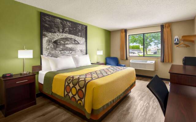 Super 8 by Wyndham Ankeny/Des Moines Area