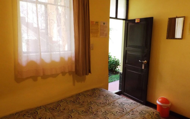 El Manzano Hostel