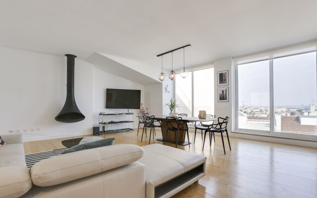 Penthouse With Breathtaking Views