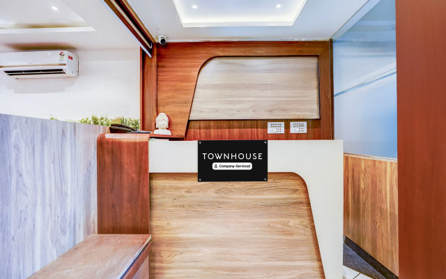 Super Townhouse Zero Mile Gandhi Setu Formerly Classic Court