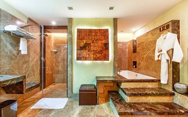 Flora Airport Hotel and Convention Centre Kochi