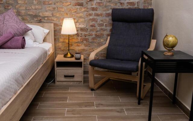 Comfortable romantic 1 bedroom apartment near Augarten