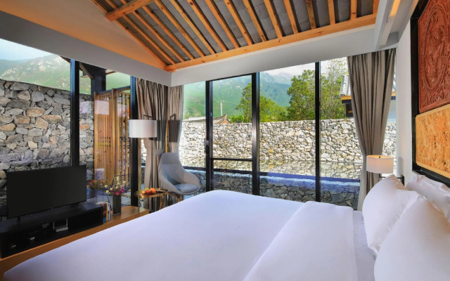 The Rock Hotel