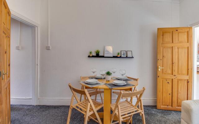 Stayzo House Accommodation- Coventry Free Parking