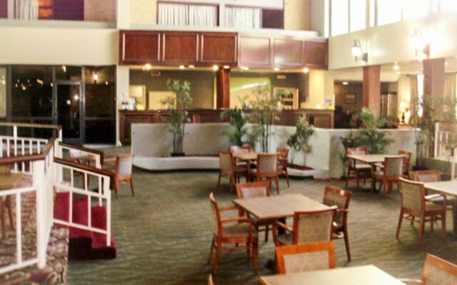 Ramada by Wyndham Shreveport Airport