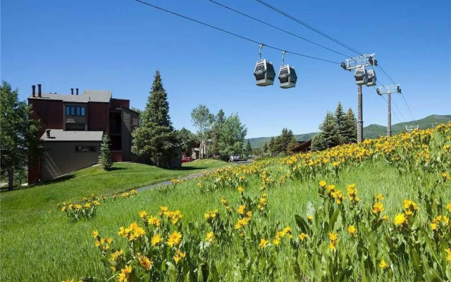 West Condominiums - W3236