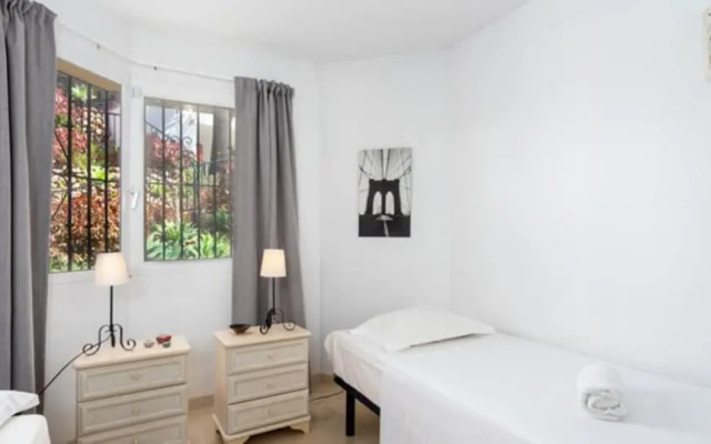 Apartment - 2 Bedrooms with Pool and WiFi - 107868