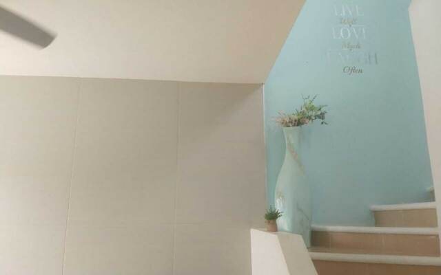 Dream House with Hot Tub