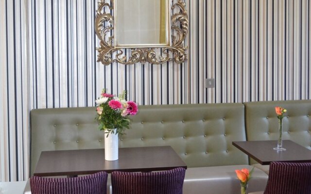 1 Lexham Gardens Hotel
