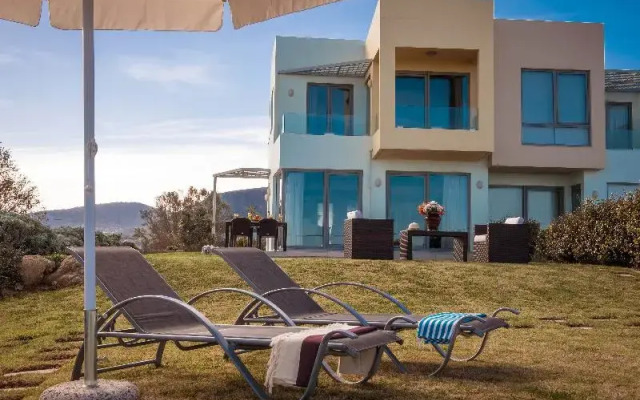 Beach Front Villa Peri