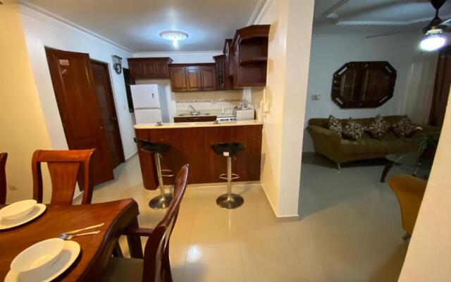 1 DR Huge cozy 3bedroom apartment to stay