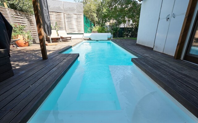 Central Holiday Home