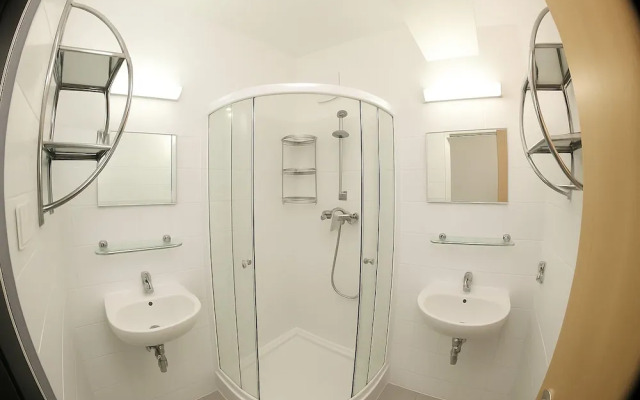 Urbannest Private Hostel Rooms