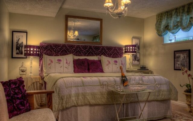 Seasons Above the Bay Guest Suites and B&B