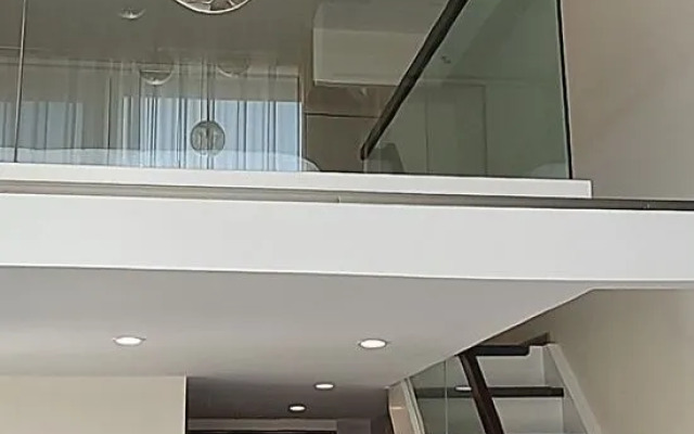 Lakeside Holiday Hotel (Kunming Sunac Dianchi Houhai Branch)