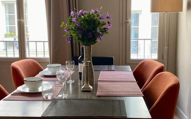 LOUVRESeine 1-minby Pad-à-Terre est '99 5 hotel standards