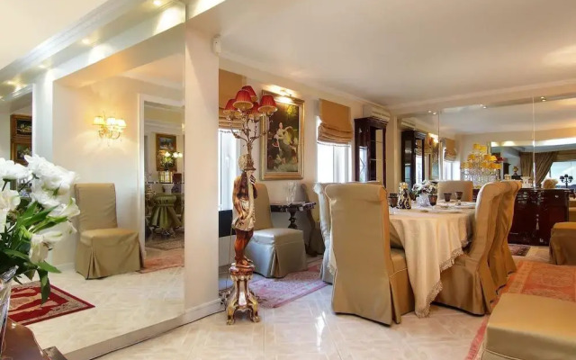 Royal Riviera Residence