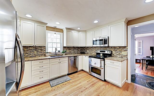 Quiet Family - 4 Br Home