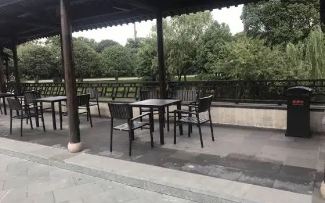 Wuzhen Zhaoming House