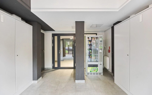 Studio Wrocław Fabryczna by Renters