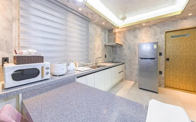 Chuncheon Poolhouse Epop