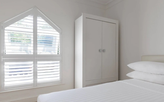 West Heath Road by Onefinestay