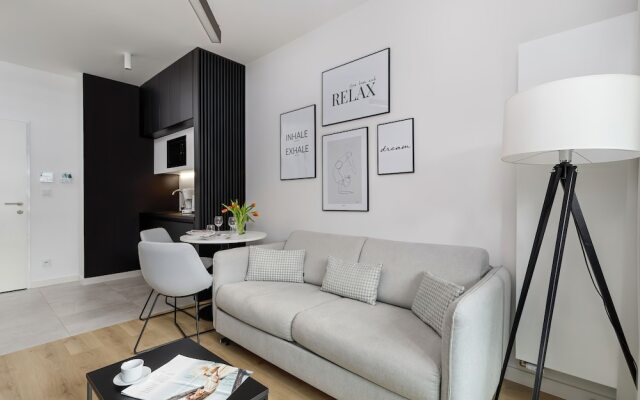 Shellter Apartment Rogowo by Renters