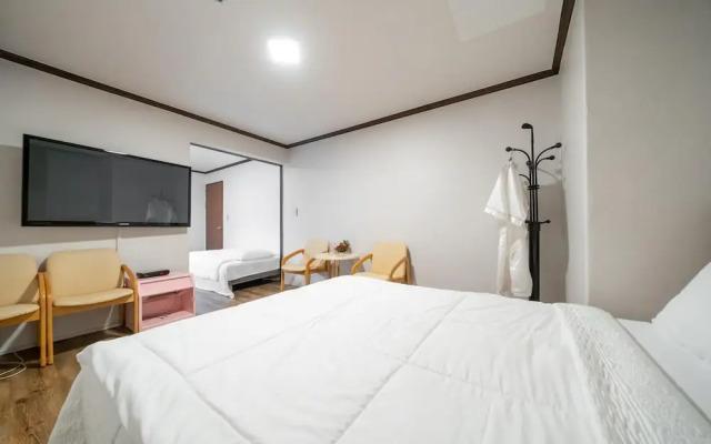 Incheon (Seokmodo) Hotel