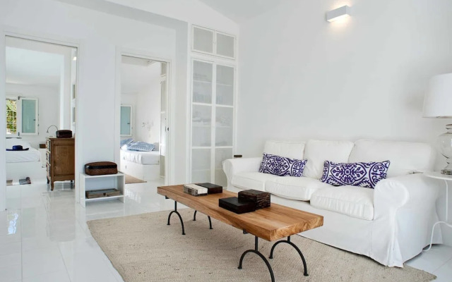 Belvilla by OYO Casa Blu