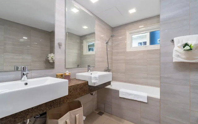 Bayshore Luxe by Prime