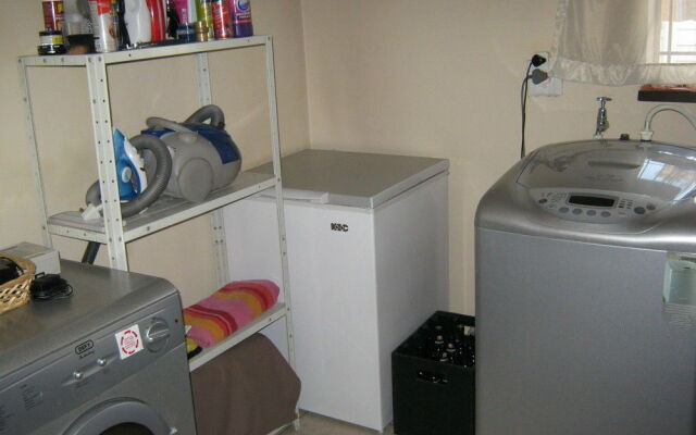 Terrylin Backpackers - Adults Only