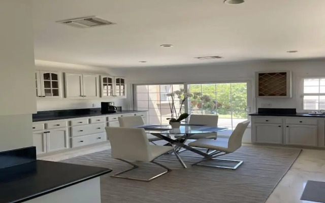 3Bd Beverly Hills Home