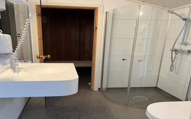 Spacious Holiday Home in Kinsarvik