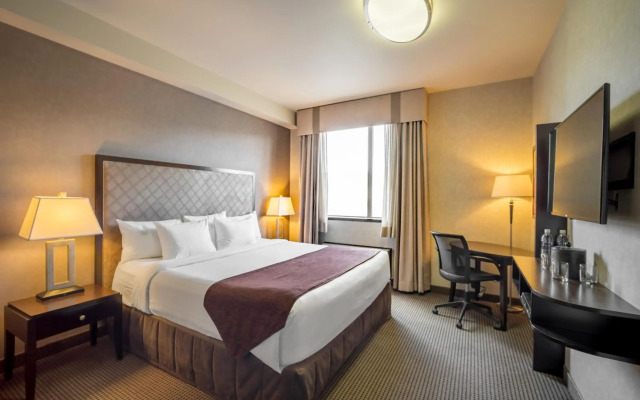 Acclaim Hotel By CLIQUE