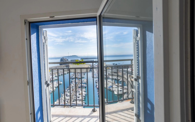 Torrontero con vistas al mar