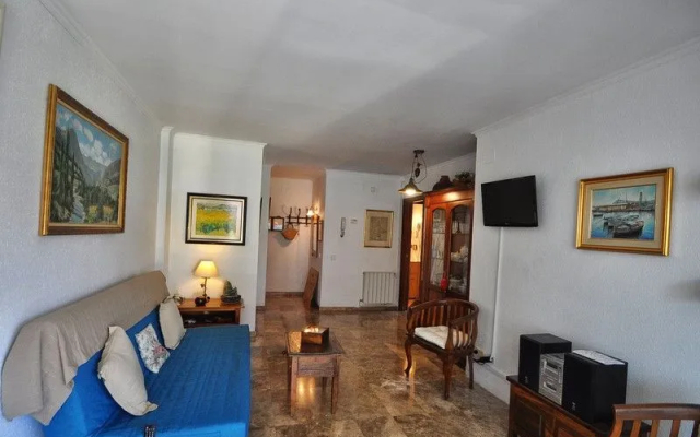 2BR Center & Swimming Pool