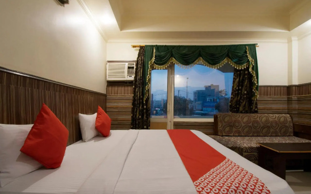 OYO 6647 Om Hari Residency