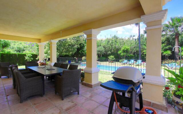 1106- Bel Air Family Villa