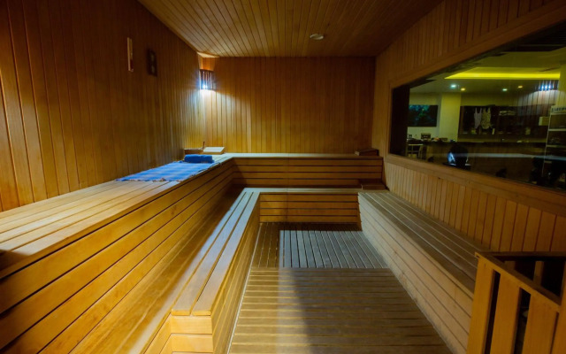 Karpalas City Hotel & Spa